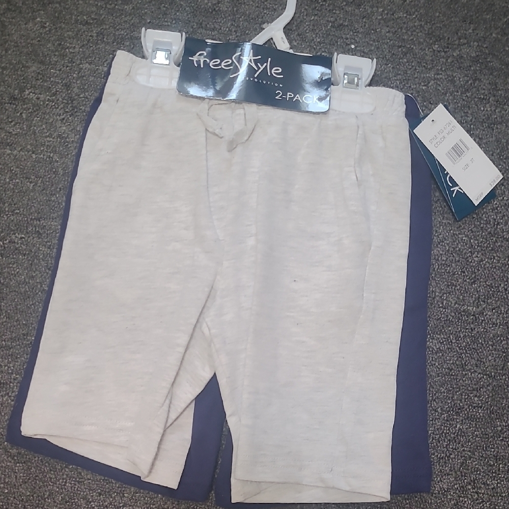 Freestyle Shorts Set in Cream and Navy